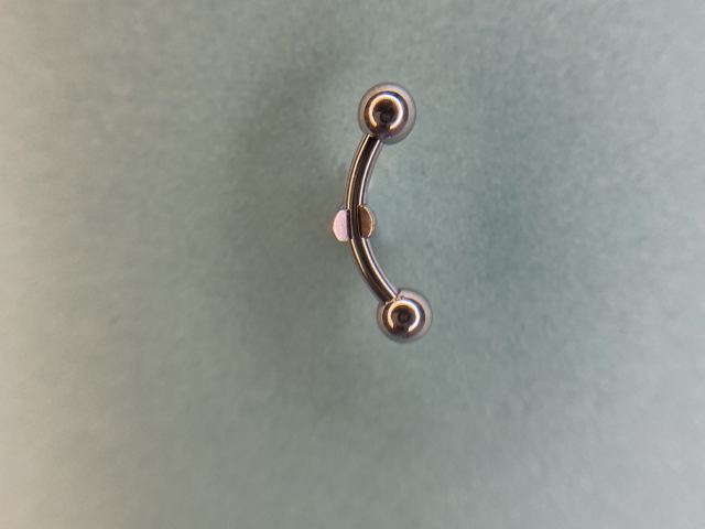 Pret Piercing Vertical Labret Pret Piercing Vertical Labret