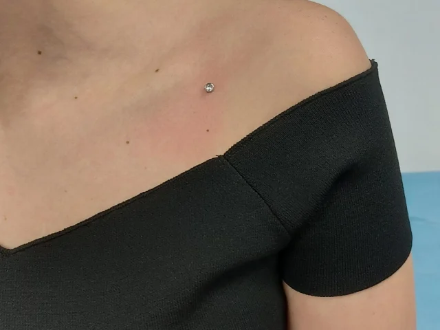 salon-piercing-dermal2 Cercel Piercing Dermal pret