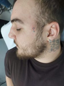 salon-piercing-dermal3