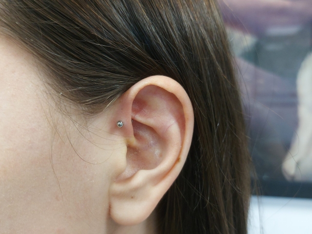 salon-piercing-forward-helix6 Pret Piercing Forward Helix