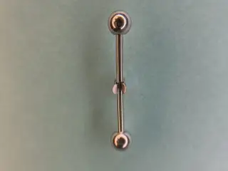 Pret Piercing Limba Pret Piercing Limba pret