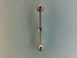Pret Piercing Limba Pret Piercing Limba pret