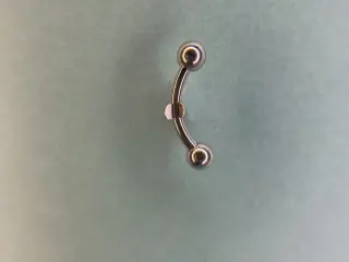 Pret Piercing Vertical Labret Pret Piercing Vertical Labret
