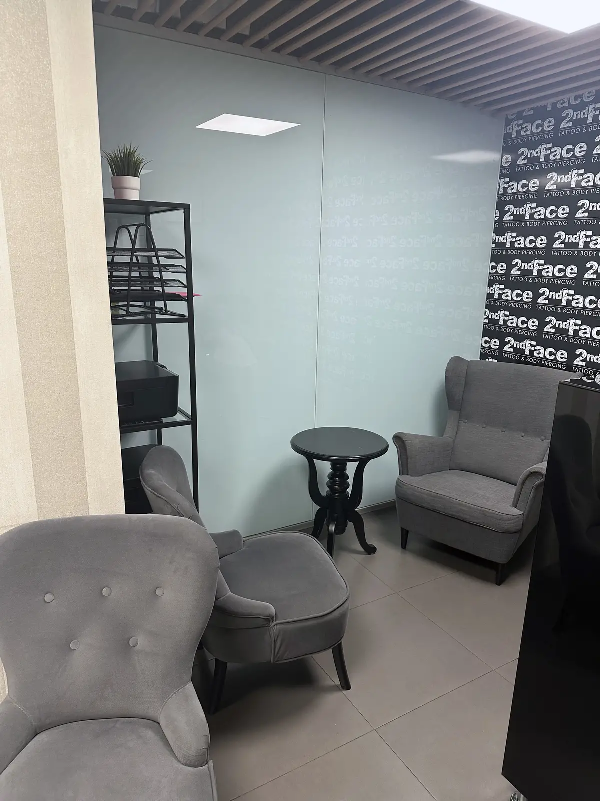Galerie foto salon tatuaje și piercing 2nd Face București – imagine 10