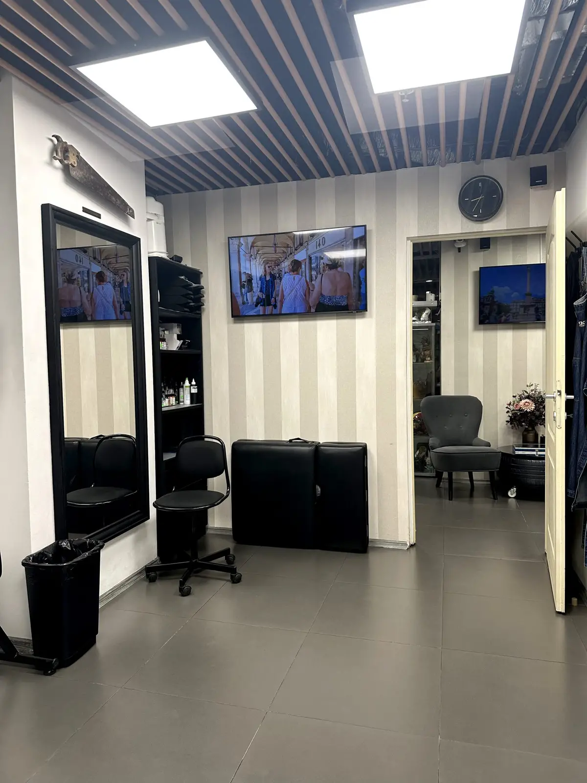 Galerie foto salon tatuaje și piercing 2nd Face București – imagine 23