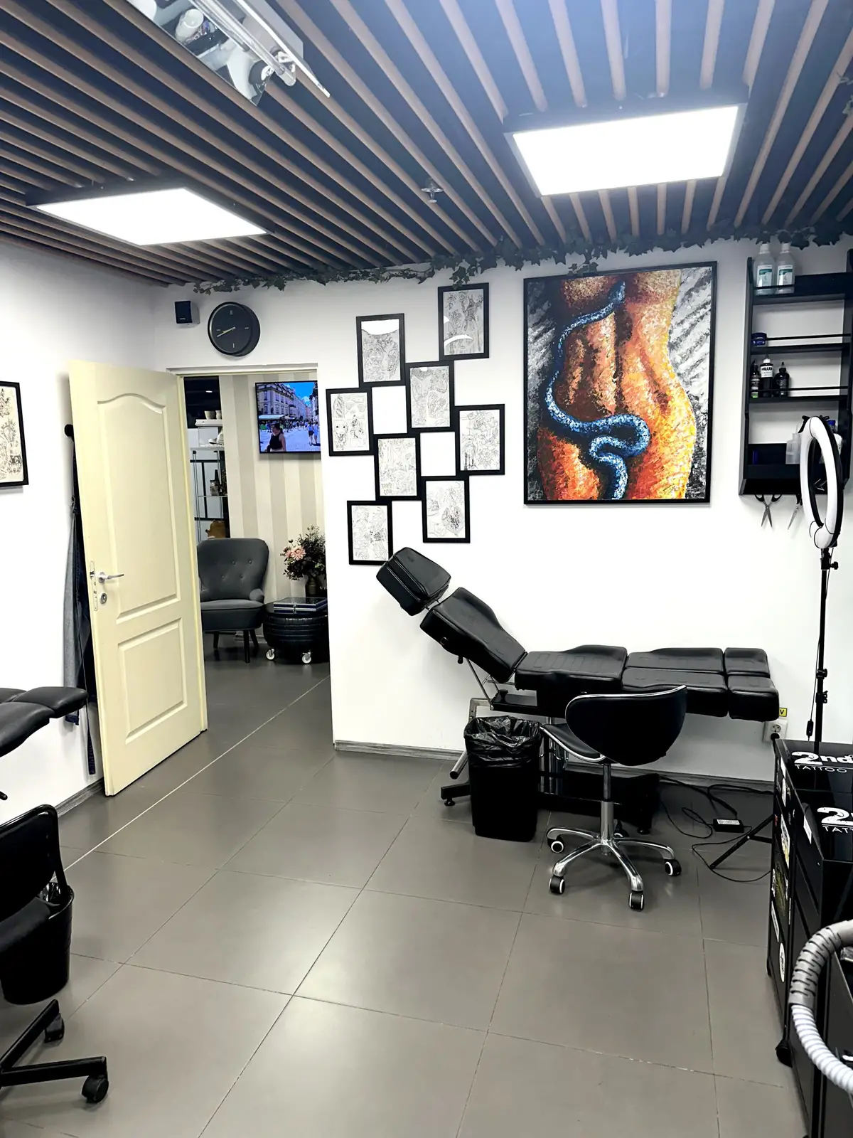 Galerie foto salon tatuaje și piercing 2nd Face București – imagine 26