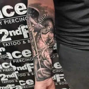 tatuaj antebrat barbat