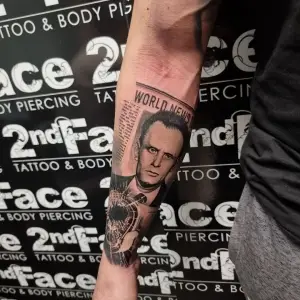 Tatuaj pe antebrat portret barbat