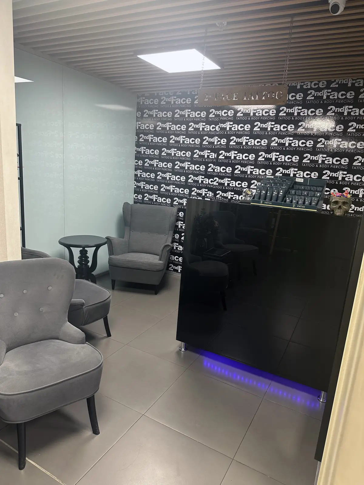 Galerie foto salon tatuaje și piercing 2nd Face București – imagine 7
