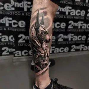 #anubis #anubistattoo #legtattoo #leg #tattooed #tattooedgirls #tattooedmen #tattoo #blackandgreytattoo #realistictattoo #tattoos #artistsoninstagram #artist #tattooartist #art #bodyart #inked #best #bestfriends #i