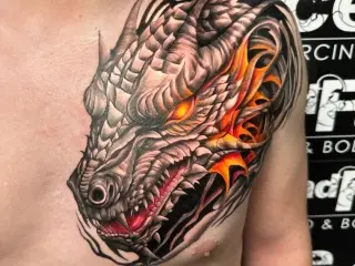 #dragon #dragontattoo #dragontattoos #tattooed #tattooedgirls #tattooedmen #tattoo #blackandgreytattoo #realistictattoo #tattoos #artistsoninstagram #artist #tattooartist #art #bodyart #inked #best #bestfriends #in