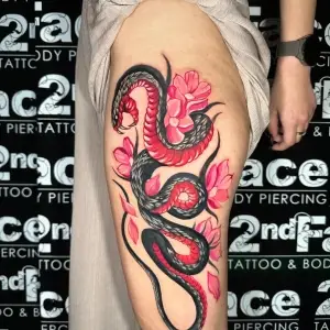 #japanessetattoo #flowertattoo #snaketattoo #japaneseart #tattoo #tattoos #tattooed #tattooedgirl #blackandgreytattoo #realistictattoo #tats #artistsoninstagram #artist #tattooartist #art #bodyart #inked #best #bes