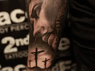 #jesus #jesustattoo #cross #crosstattoo #tattooed #tattooedgirls #tattooedmen #tattoo #blackandgreytattoo #realistictattoo #tattoos #artistsoninstagram #artist #tattooartist #art #bodyart #inked #best #bestfriends