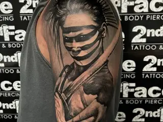 #tattoos #tattooed #tattooedmen #tattoo #blackandgreytattoo #realistictattoo #tats #artistsoninstagram #artist #tattooartist #art #bodyart #inked #bestfriends #insta #instagram #instamood #tattooart #besttattoos #2