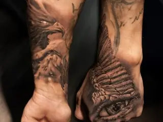 aripa ochi tatuaj vultur