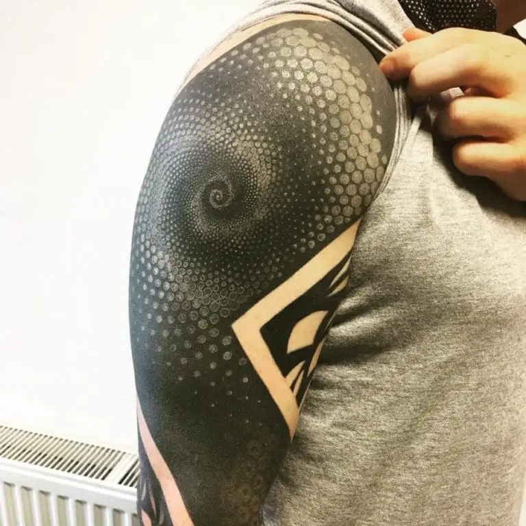 Black Work Tattoo Geometric 1 – 2nd Face Tattoo București