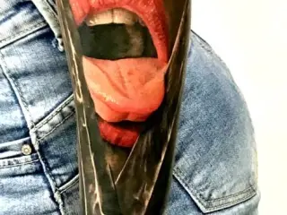 Tatuaj femeie Color
