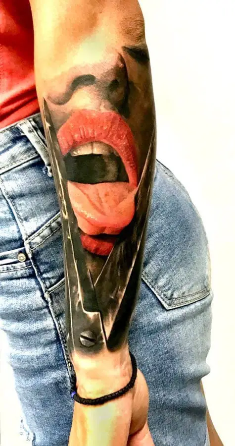Foarfeca Limba Tatuaj 1 – 2nd Face Tattoo București