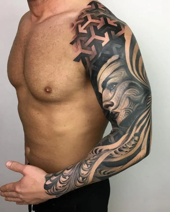 Tatuaj sleeve întreg model geometric