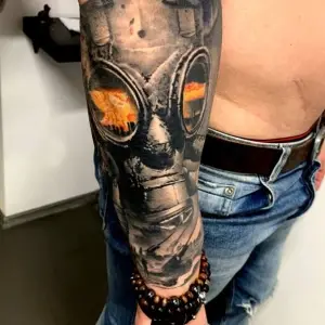 Tatuaj Masca Gaz Razboi