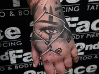 Tatuaj Mana Ochi