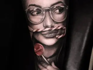Tatuaj Portret Femeie