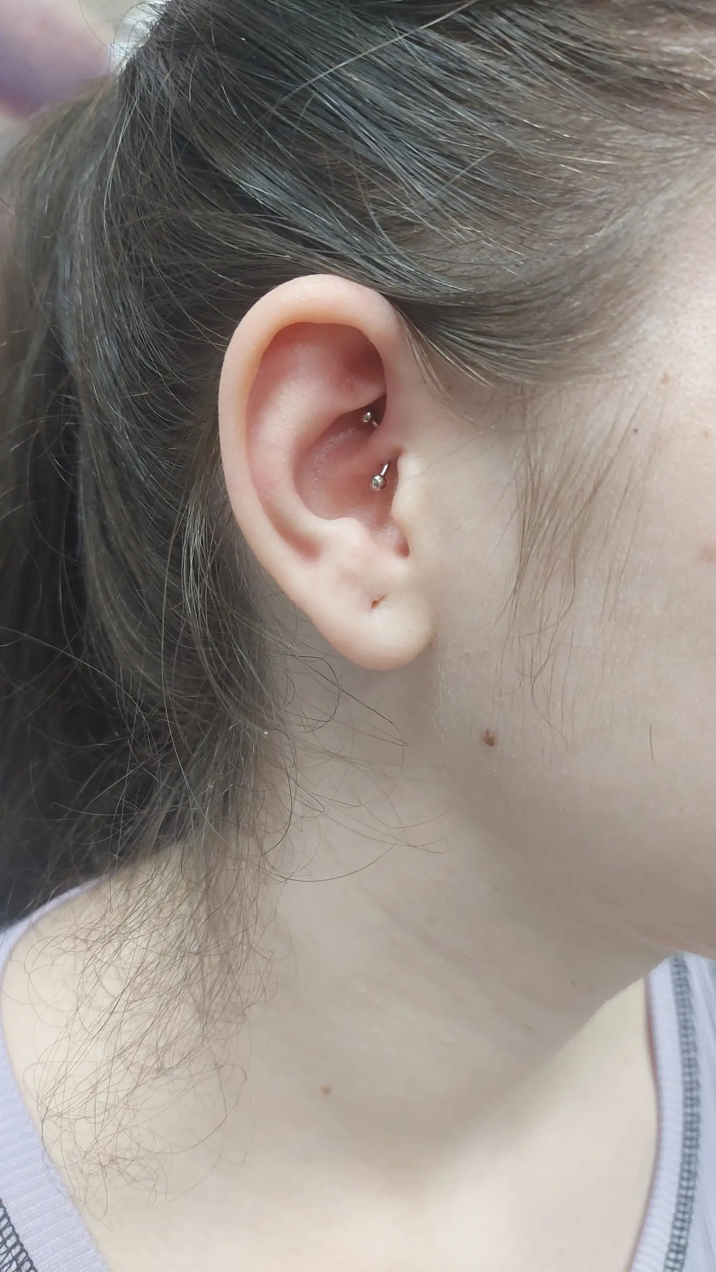 Piercing Daith la 2nd Face Tattoo & Body Piercing București