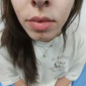 salon-piercing-septum10 Piercing Septum