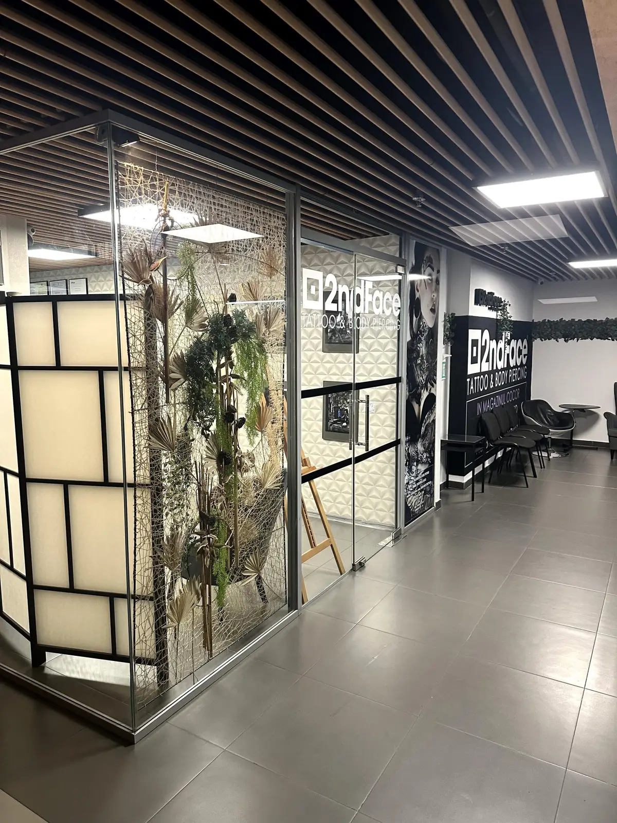 Bijuterii și instrumente pentru piercing la 2nd Face București