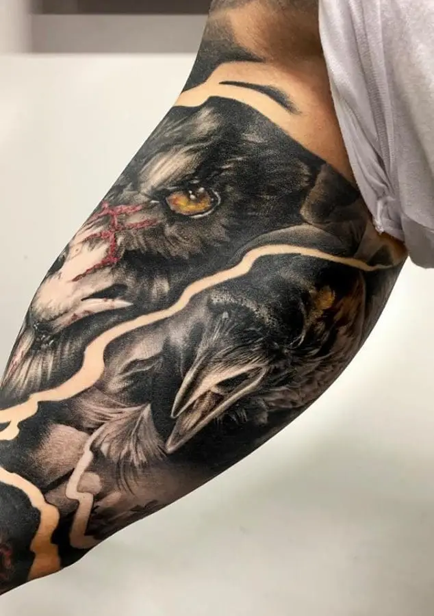 Tatuaj Cu Cioara Pe Mana 1 – 2nd Face Tattoo București