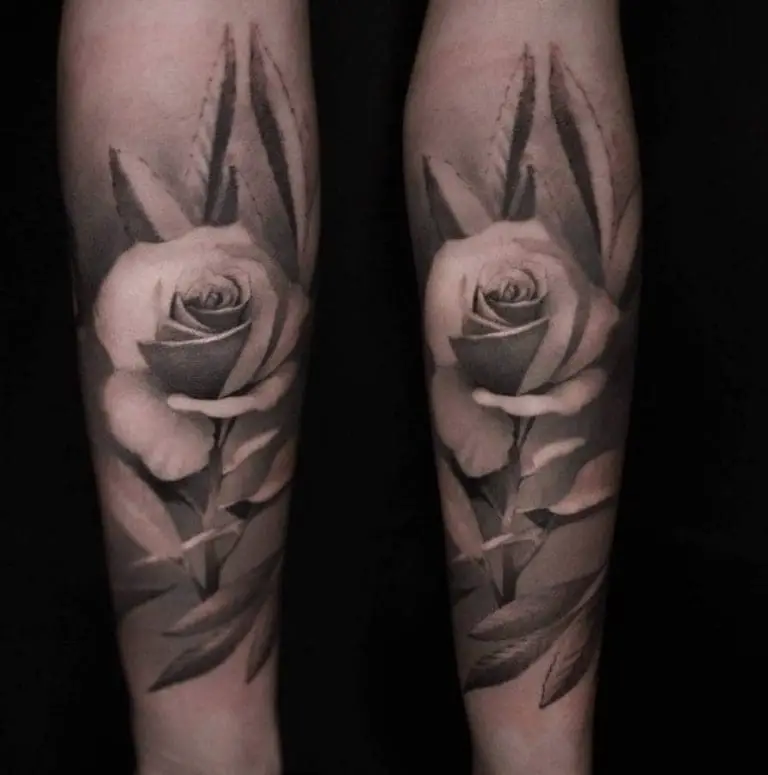 Tatuaj Cu Flori Pe Mana 1 – 2nd Face Tattoo București