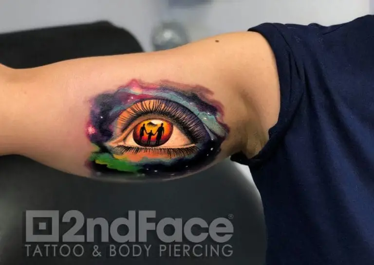 Tatuaj Cu Ochi Color Pe Mana 1 – 2nd Face Tattoo București