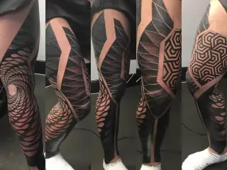 tatuaj geometic pe picior