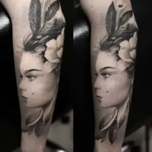 tatuaj portret realistic mana