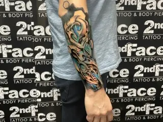 Tatuaja Antebrat Biomecanic