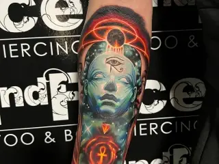 Tatuaj Antebrat Color Femeie