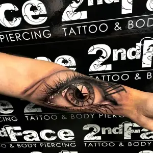 Tatuaj antebrat ochi