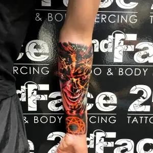 Tatuaj antebrat color
